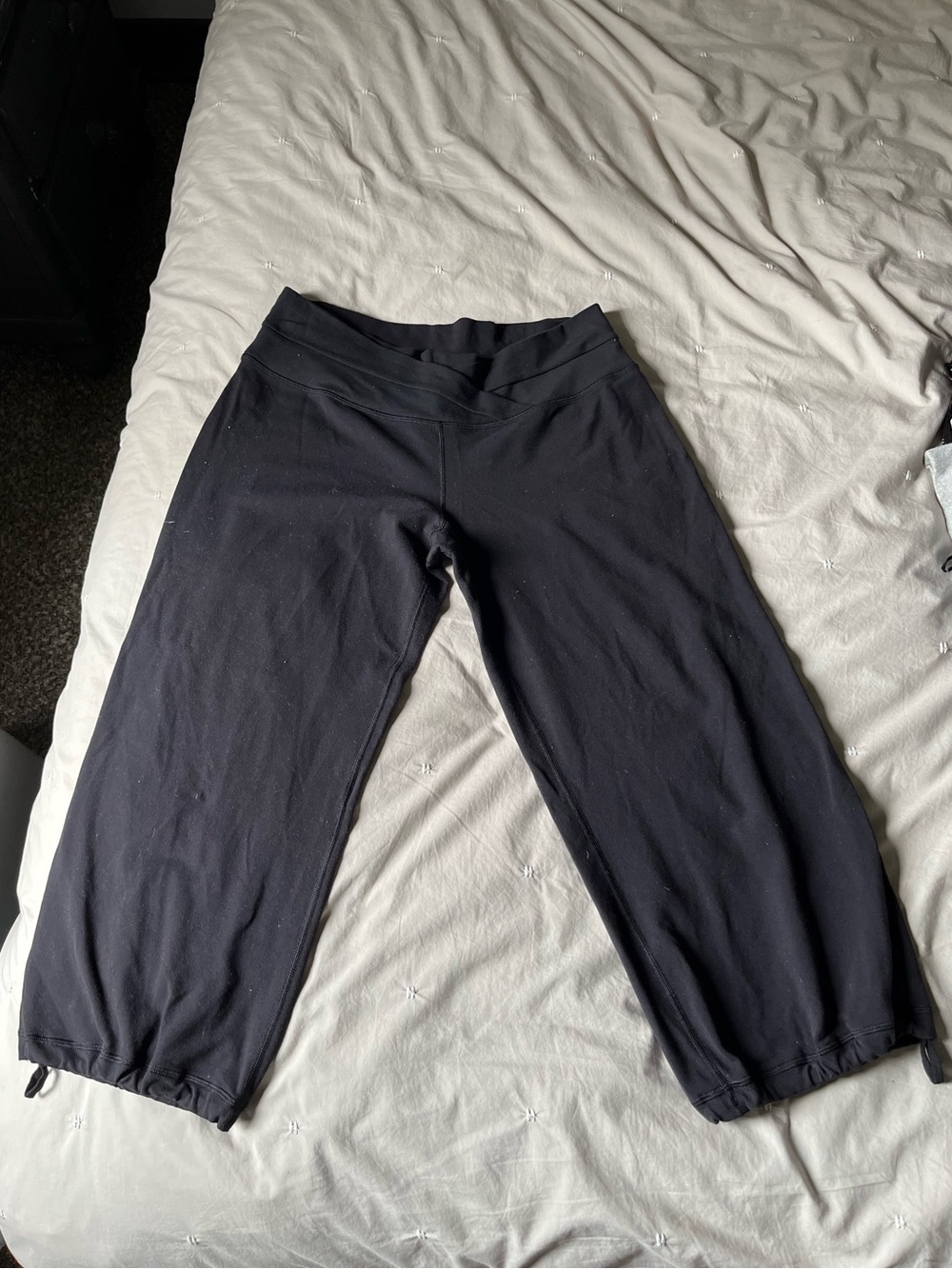 Lululemon Black Capri Tie Pants Size 10